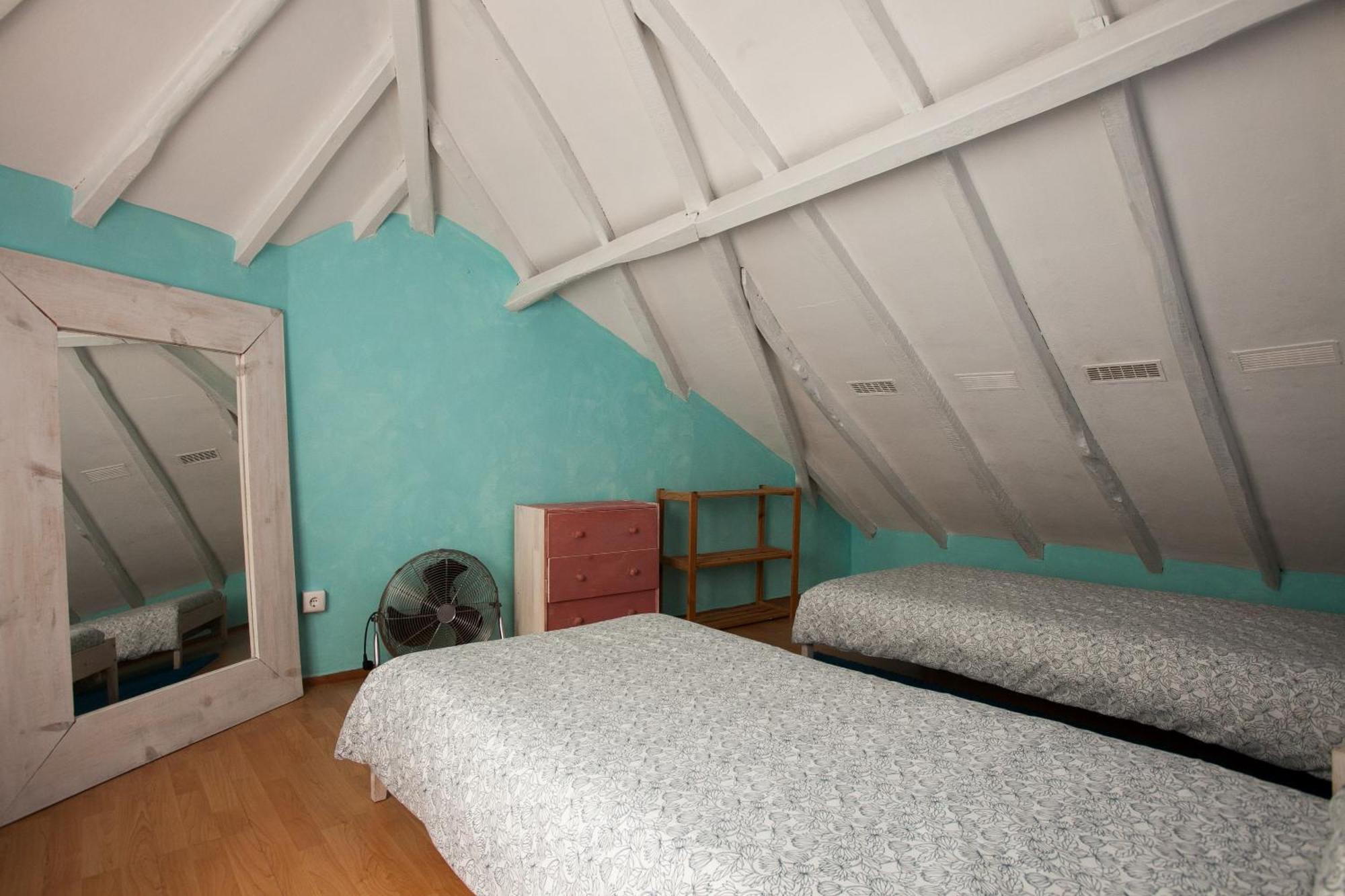 Ericeira Surf Camp Hostel Стая снимка